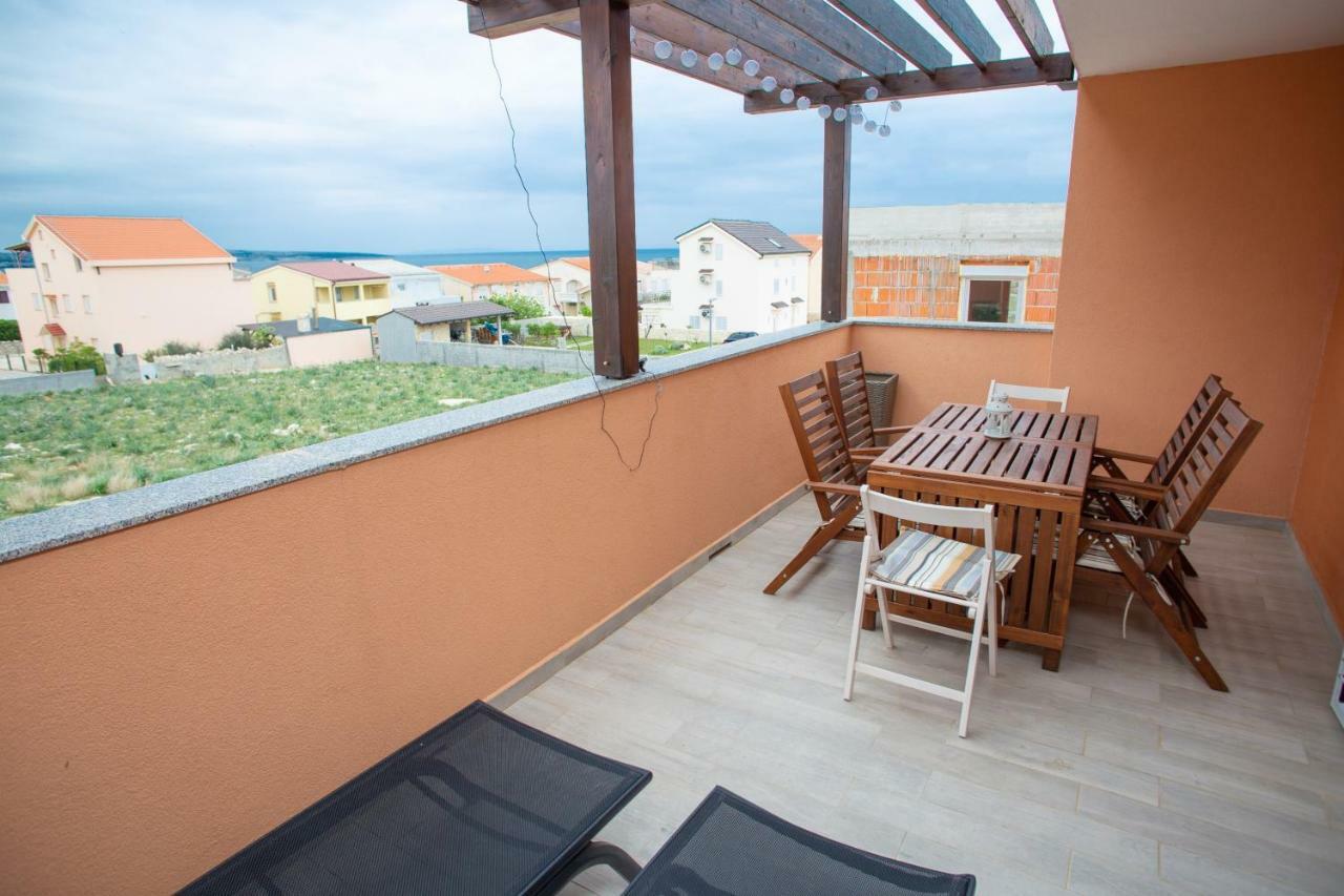 Apartman Matej With Pool Povljana Luaran gambar
