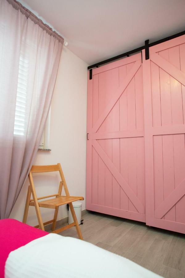 Apartman Matej With Pool Povljana Luaran gambar