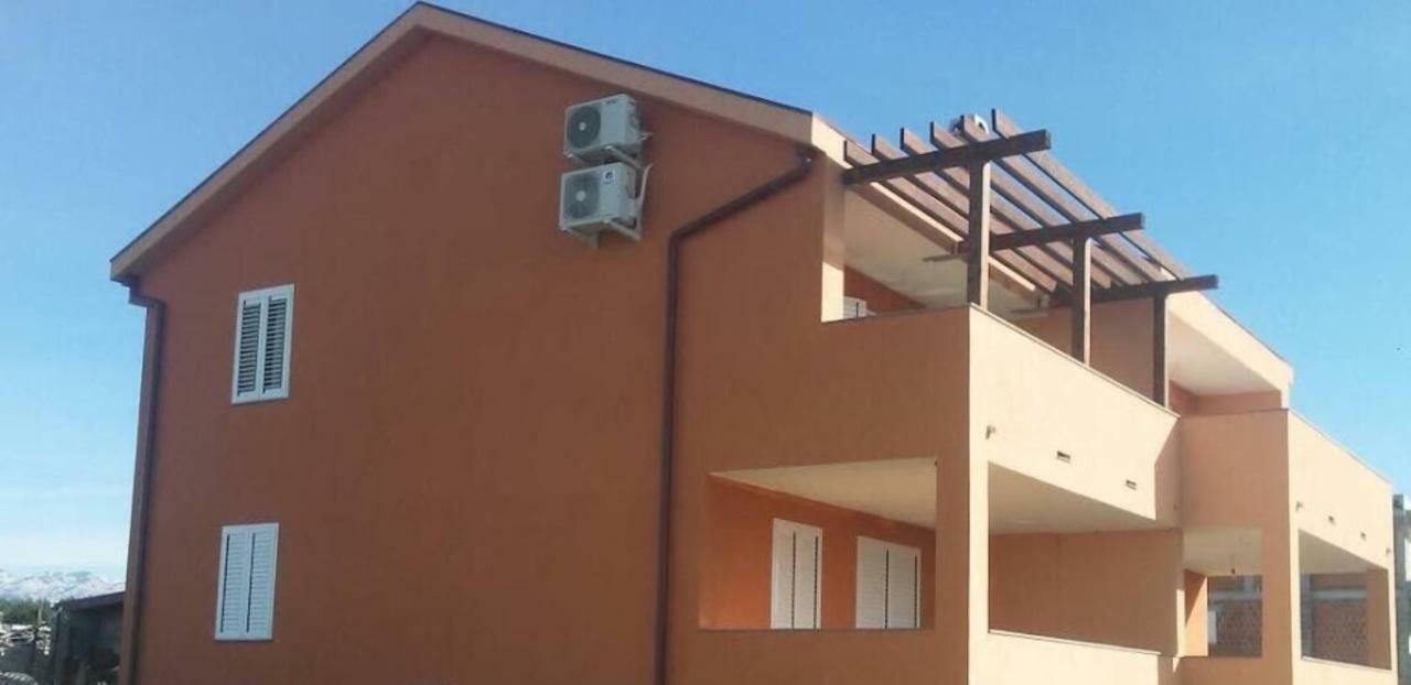 Apartman Matej With Pool Povljana Luaran gambar