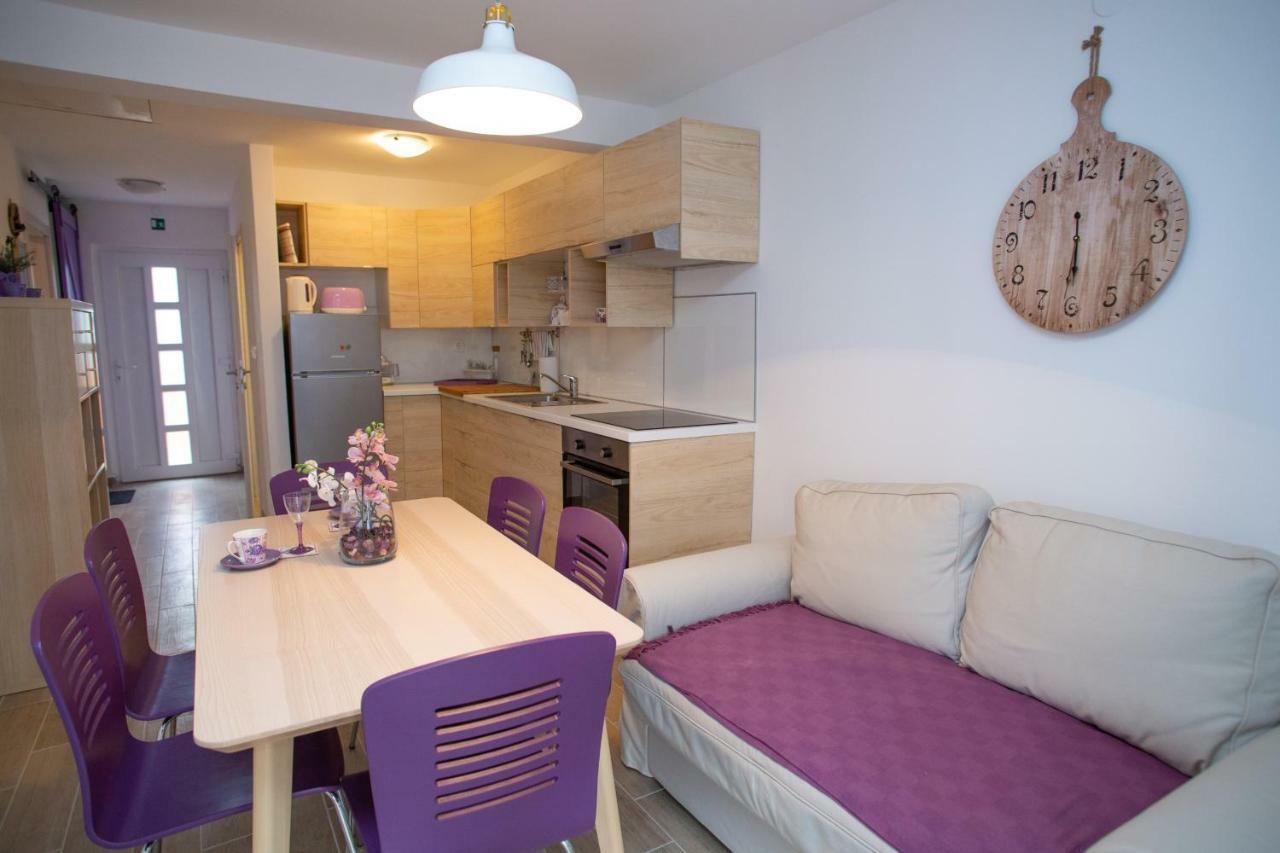 Apartman Matej With Pool Povljana Luaran gambar